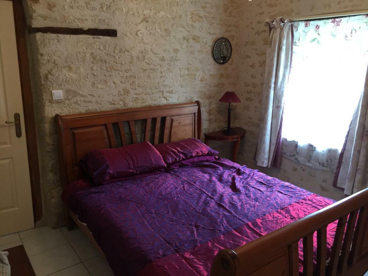 La Caillère Le Gite Au Coin Des Abeilles מראה חיצוני תמונה