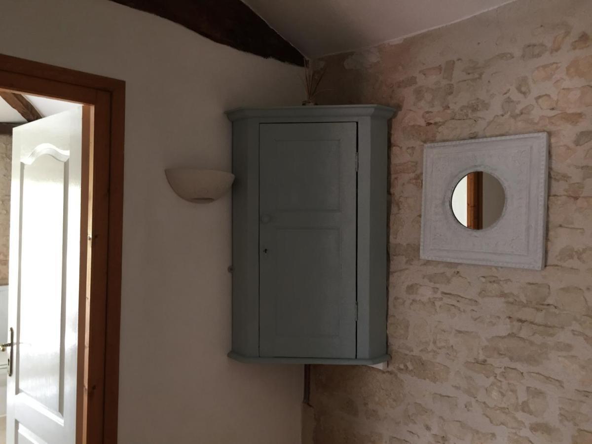 La Caillère Le Gite Au Coin Des Abeilles מראה חיצוני תמונה