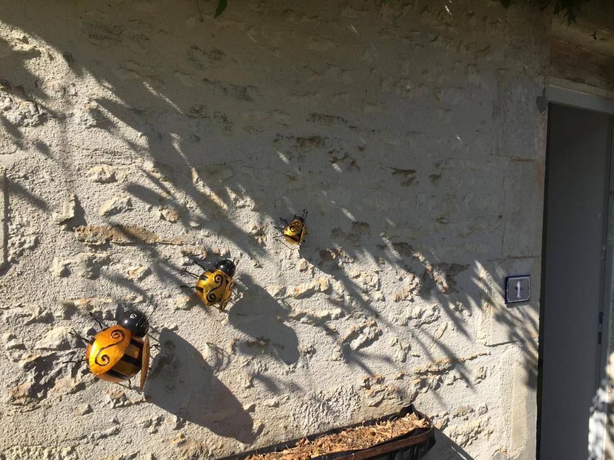 La Caillère Le Gite Au Coin Des Abeilles מראה חיצוני תמונה